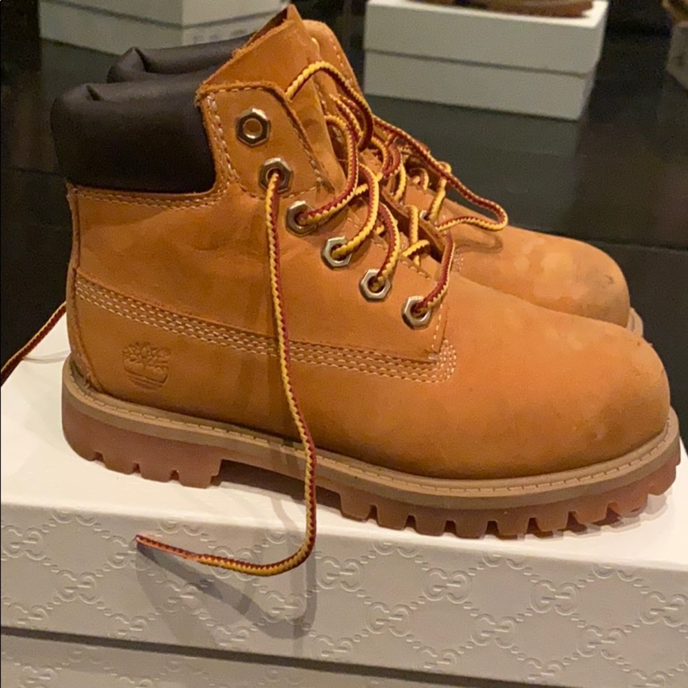 Timberland Classic boots (kids US 11 )